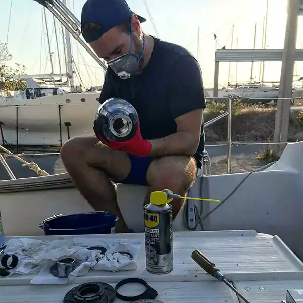 Cleaning and lubricating a winch